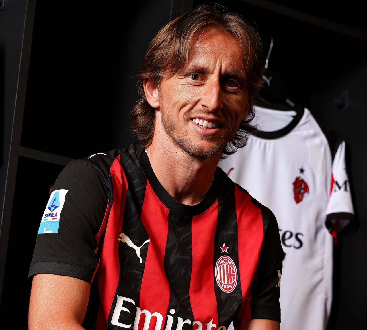 老詹26+10东契奇24分&6犯 字母21分雄鹿送湖人两连败