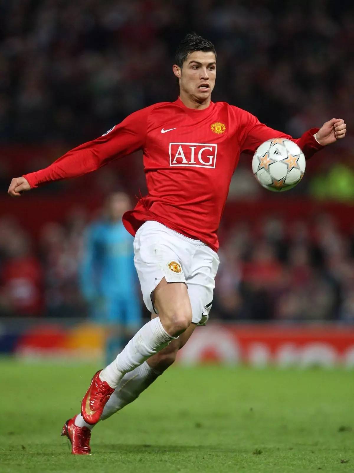 1-2！1-3！足坛疯狂一夜，切尔西倒下，穆帅出局，曼城又掉链子